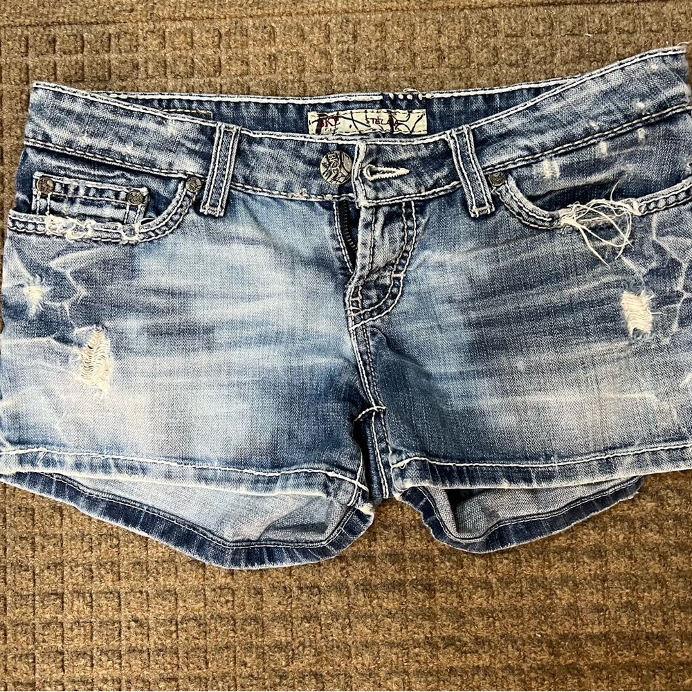 BKE STELLA JEANS SHORTS LOW RISE SIZE 26